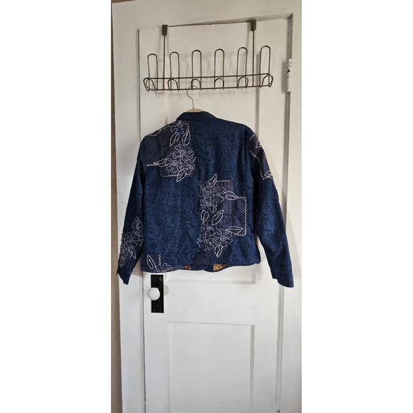 COLD WATER CREEK FLORAL EMBROIDERED PATCHWORK BLUE DENIM JACKET Medium Petite - Picture 2 of 13